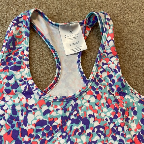 Ivivva tank - Picture 2 of 3